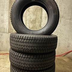 ブリヂストン スタッドレス 4本 DM-V3 215/70R16...