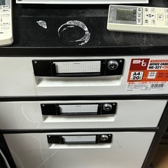 鍵付き引き出し