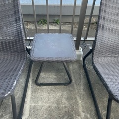 屋外用　イス　テーブル　セットの画像
