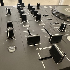 Pioneer DDJ-FLX4 DJコントローラーの画像