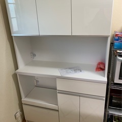 お取引中。食器棚（現金支払い）