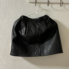 GU フェイクレザースカート　150cm