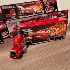 トミカ　カーズ　マックトレーラー　24台収納