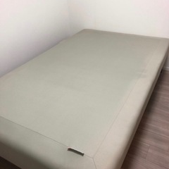 【11/25.26お取引限定】セミダブルベッド　足付きマットレスの画像