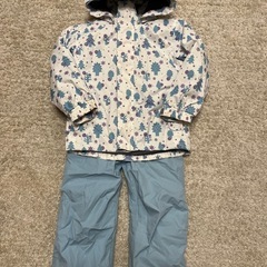 【お値下げ】スキーウェア 110 上下セット 男女兼用 年長　小1