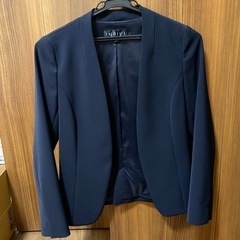 INDIVI ネイビー スカートスーツ サイズSの画像