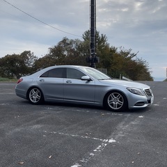 【ローン可】w222ベンツS400h ラグジュアリーパッケージ Sクラス 低走行極上車！左ハンドル！高額ロワリングモジュール！メーカーOP多数！全国最安値の画像