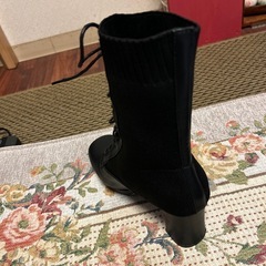 編み込みニットブーツの画像