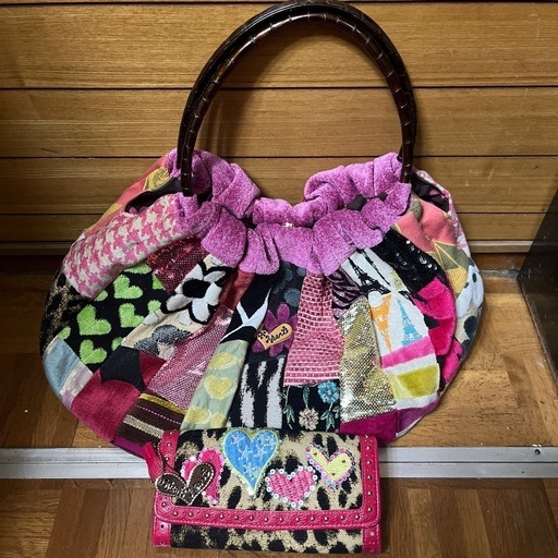 Think Bee!　ハンドバッグと財布