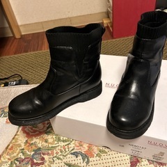 カジュアルショートブーツの画像
