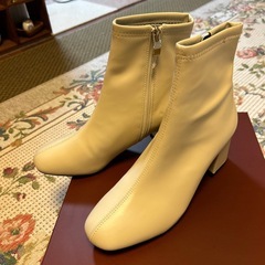 アイボリー  ショートブーツ　新品