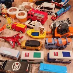 ドクターイエロー　仮面ライダーアーガヴ　タイムスリップグリコ　ミニカー　おもちゃ　の画像