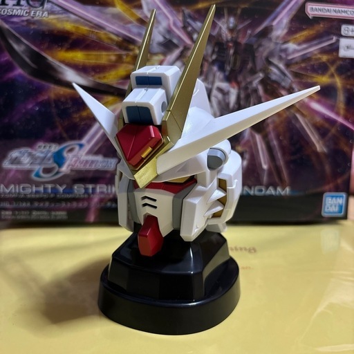 マイティストライクフリーダムガンダム　ヘッド型スピーカー