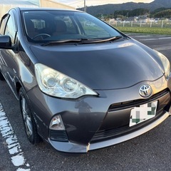 トヨタ　アクア　G