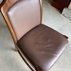 椅子2つ