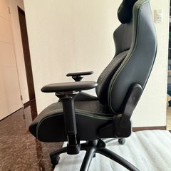 Razer iskur ゲーミングチェア 