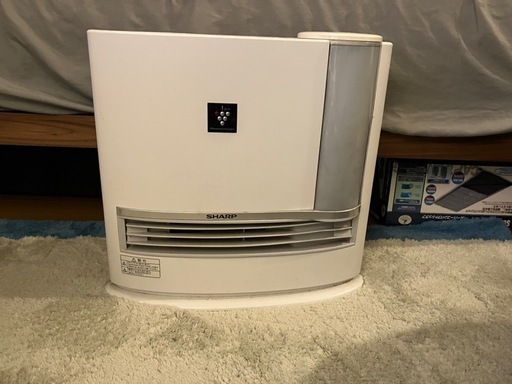 シャープ　セラミックファンヒーター　加湿脱臭機能付き