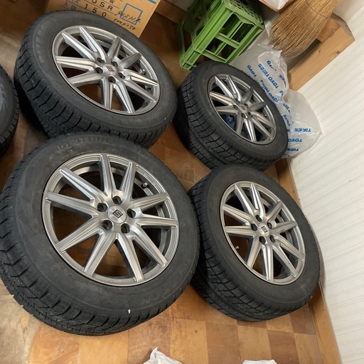 205/55R16ブリヂストンVRXアルミホイール付き