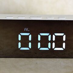 新品未使用ミラーデジタル目覚まし時計