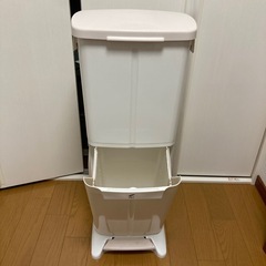 【無料】ペダル式ゴミ箱 2段の画像
