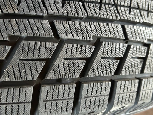 スタッドレスタイヤ　175/65R15