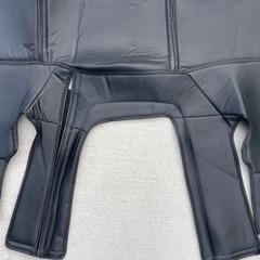 【最終値下げ】トヨタ　ハイエース200系　エンジンルームカバー（リア用）の画像