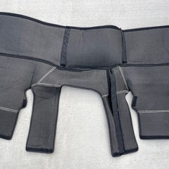 【最終値下げ】トヨタ　ハイエース200系　エンジンルームカバー（リア用）の画像