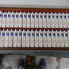 値下げしました。ブェルネ油絵具　４０色セット　筆10本付
