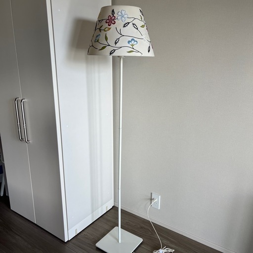 譲ります！IKEA フロアランプ　花柄