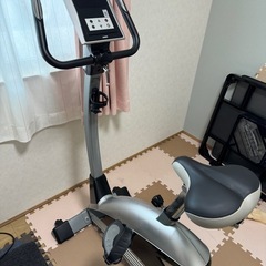定価約40,000 フィットネスバイク
の画像