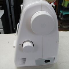 シンガー　SINGER　ミシン　MERRIT　LIBERO　メリットリベロ　KN-300　コンピューターミシン　白の画像