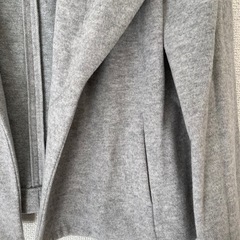 グレー　ジャケットの画像