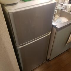 冷蔵庫（小）、洗濯機、炊飯器、の画像