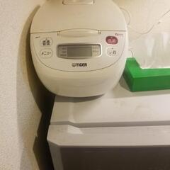 冷蔵庫（小）、洗濯機、炊飯器、の画像