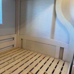 【商談中】2段ベッド、上シングル下セミダブル、ご希望の方マットレス、シャンデリアもあげますの画像