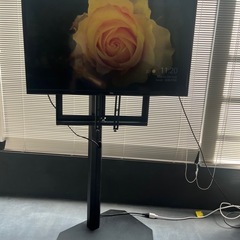 テレビスタンド➕テレビ(スマート液晶テレビ)の画像