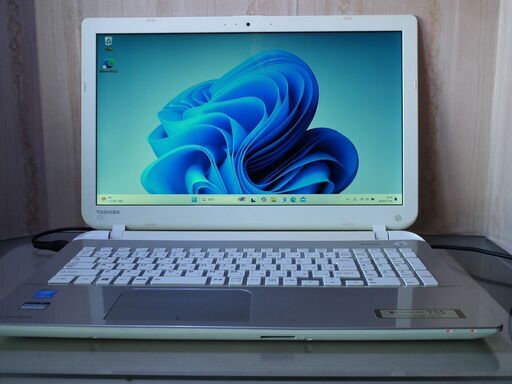 【SSD240GB搭載WIN11Pro 東芝 Dynabook T55/PG Core i3/ﾒﾓﾘ8GB/Office365】