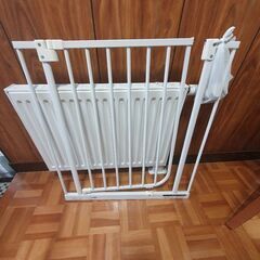 日本育児 ベビーゲート 西松屋の画像