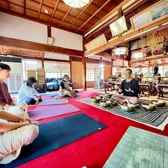 お寺ですっきりプチリトリート「シンギングボウル倍音浴とカレーラン...