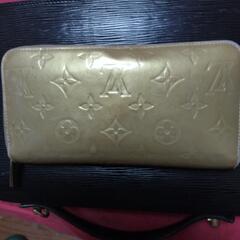 金運を呼ぶゴールド　ルイヴィトン　ヴェルニ　ジッピーウォレット