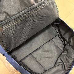 【新品】リュック　軽量  ダークブルーの画像