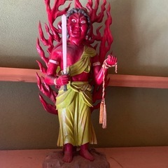 木製 赤色の神像