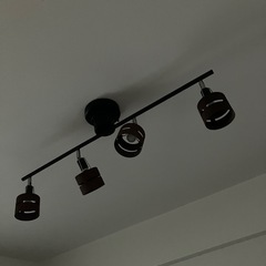 【取引中】回転椅子と照明セットの画像