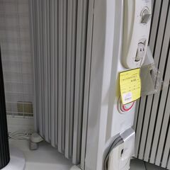 ★ジモティー割有★　デロオンギ　R730812EF　オイルヒータ...