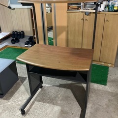 パソコンテーブル