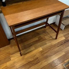 木製　テーブルの画像