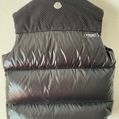 【中古】モンクレール ダウンベスト フラグメントデザイン 22AW OSTEEN VEST H209U1A00006の画像