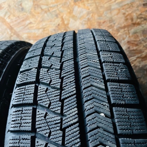 極上タイヤ　BRIDGESTONE ブリヂストン　ブリジストン　VRX 185/60R15 スタッドレス　タイヤ　2020年製　15イ