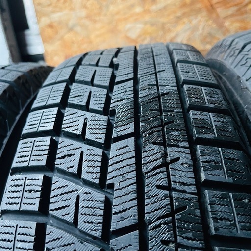 極上タイヤ　YOKOHAMA ヨコハマ　IG60 185/65R15スタッドレス　タイヤ　2018年製　15インチ