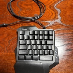 YOOGOO キーパッド ゲーミング ミニ キーボード 速い応答 USB 2.0 キーボード 学習 作業 ゲーム 片手 
業務 の画像
